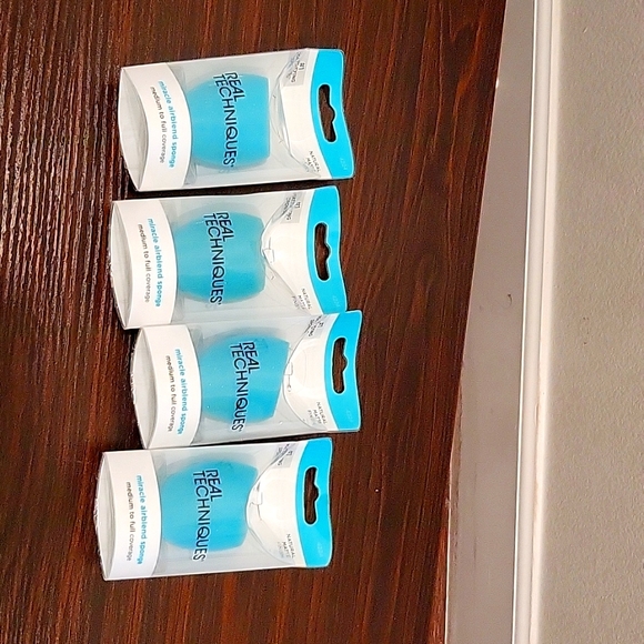 New real techniques matte make up sponges - Picture 1 of 3